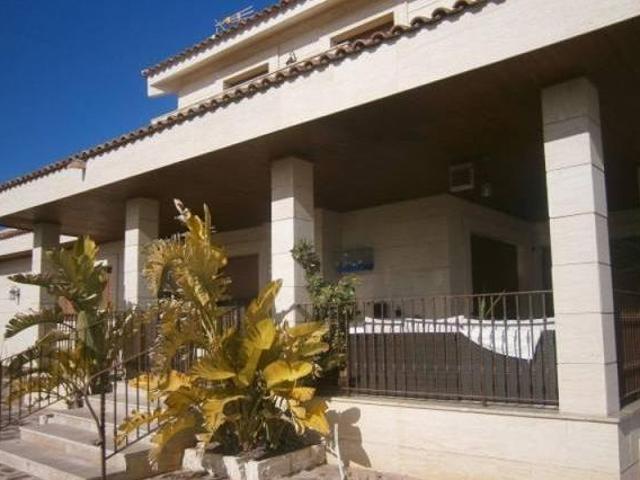 Casa en alquiler en Novelda