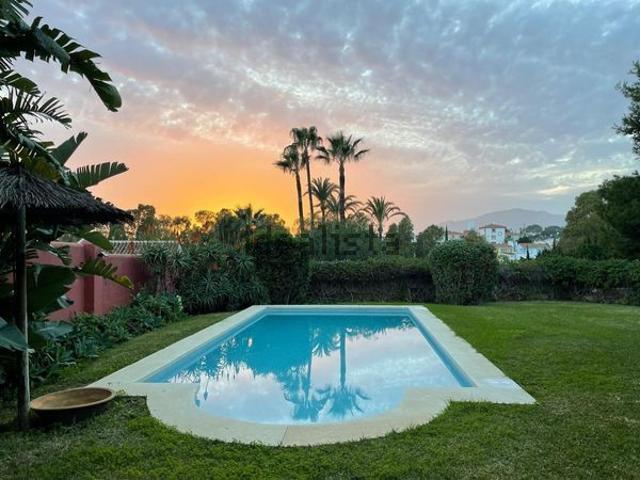 Casa en alquiler en Nueva Atalaya, Costa del Sol Occidental