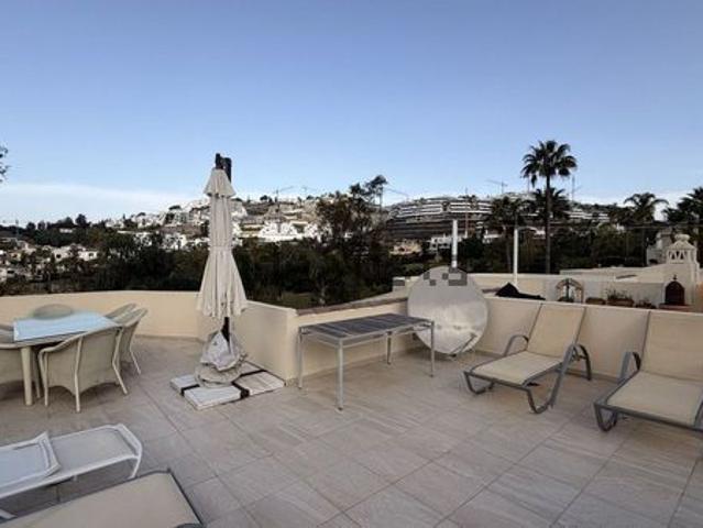 Casa en alquiler en Nueva Andalucía, Costa del Sol Occidental