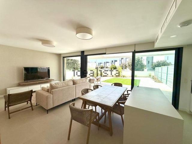 Casa en alquiler en Nueva Atalaya, Costa del Sol Occidental