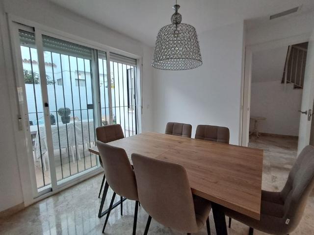 Casa en alquiler en Nueva Andalucía, Costa del Sol Occidental