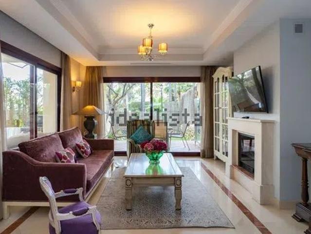 Casa en alquiler en Nueva Andalucía, Costa del Sol Occidental