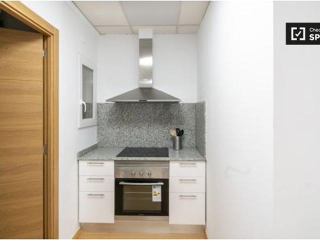Piso en alquiler en Valencia De Las Torres, la Roqueta