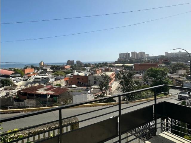 Casa en alquiler en Vargas