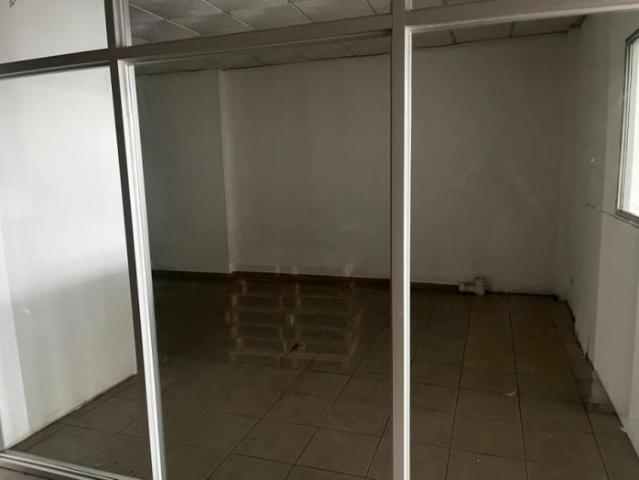 Alquiler de local comercial en plaza mystic hills, el crisol