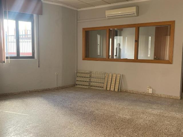 Local Comercial en alquiler en Casas-ibáñez, Castilla-La Mancha