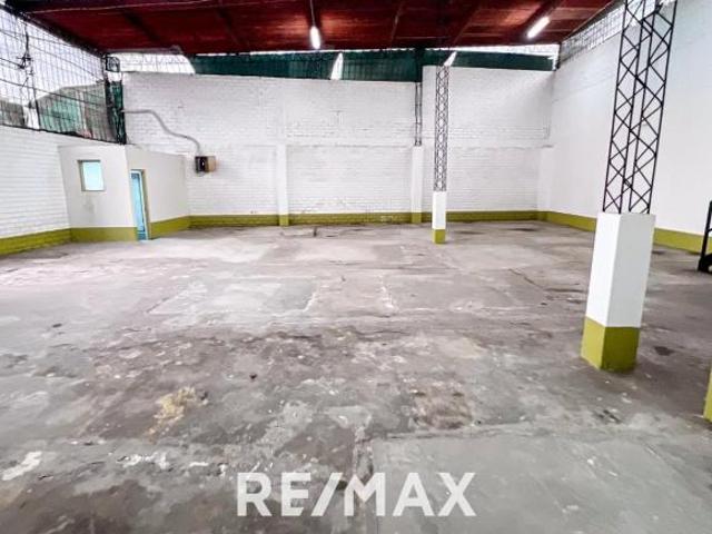 Local Industrial alquiler en Zona Residencial Y Comercial, Santiago De Surco