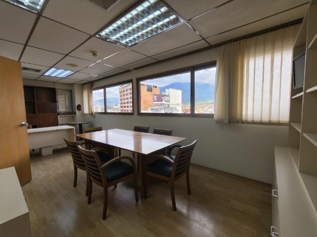 Oficina en alquiler en Sector El Rosal, Caracas