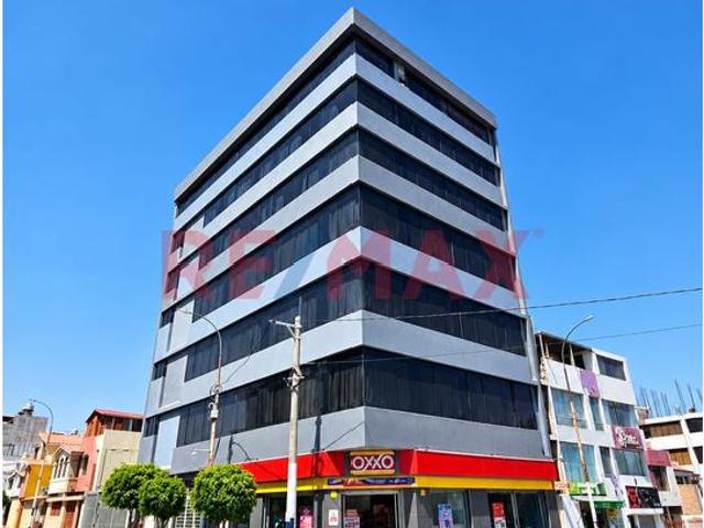 Oficina alquiler en El Remanso, Yanahuara