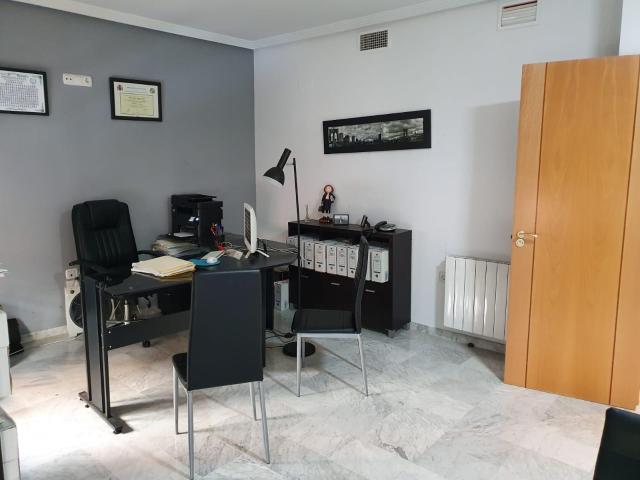 Oficina en alquiler en Margallo, Cáceres