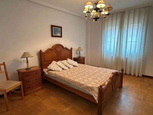 Apartamento en alquiler en El Llano, Gijón