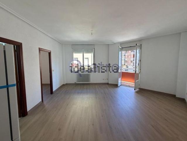 Apartamento en alquiler en Centro, León