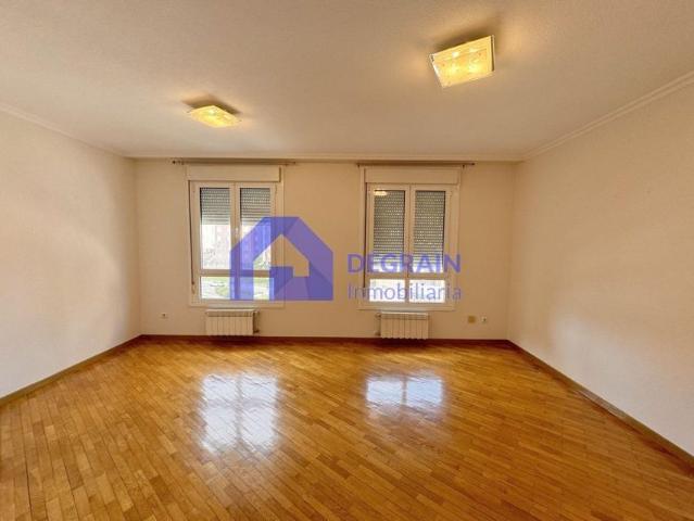 Apartamento en alquiler en Oviedo, Asturias