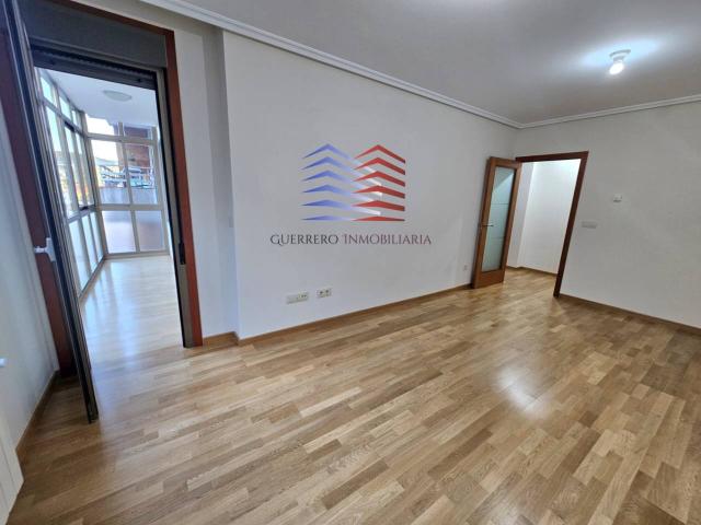 Piso en alquiler en O Vinteún, Ourense