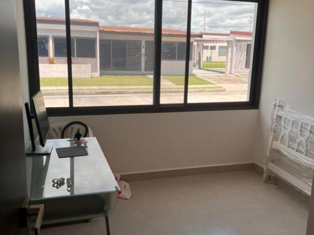 Alquiler en ph senderos de santa mónica, penonomé $650/mes