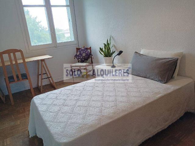 Casa en alquiler en Etxabakoitz, Iruñerria