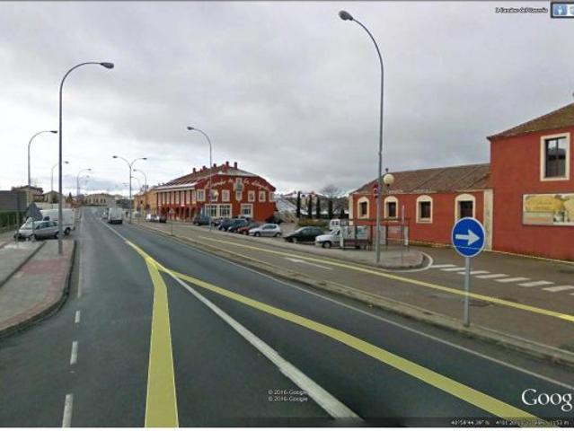 Local Comercial en alquiler en Torrecaballeros, Urbanización La Cerca