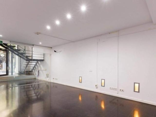 Local Comercial en alquiler en Barcelonès, Catalunya