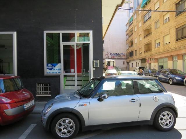 Local Comercial en alquiler en Reyes Huertas, Cáceres