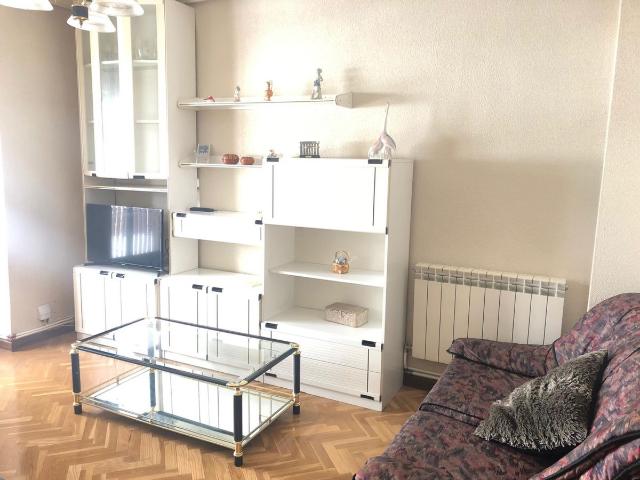 Apartamento en alquiler en Carbajosa De La Sagrada, Albahonda IV