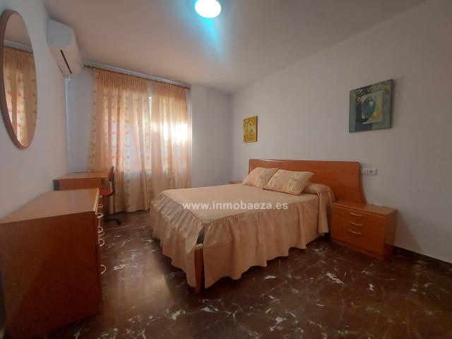 Apartamento en alquiler en Baeza, Barrio Poetas de la Hispanidad