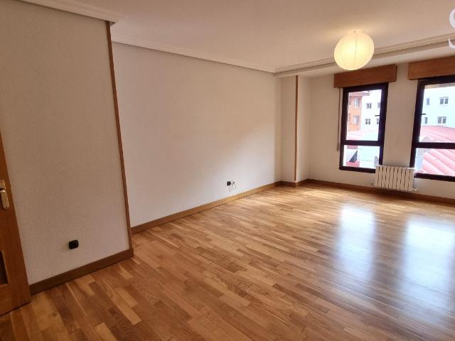 Apartamento en alquiler en Centro, Oviedo
