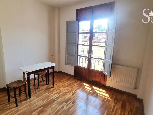 Apartamento en alquiler en Centro, Oviedo