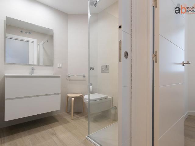 Apartamento en alquiler en Ermitagaña-Mendebaldea, Iruñerria