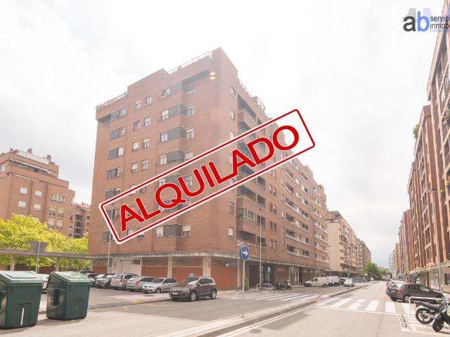 Apartamento en alquiler en Ermitagaña-Mendebaldea, Iruñerria