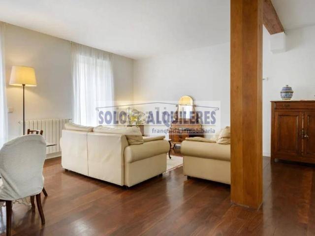 Apartamento en alquiler en Casco Antiguo, Iruñerria