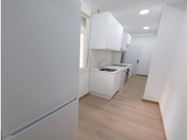 Piso en alquiler en Los Remedios, Sevilla