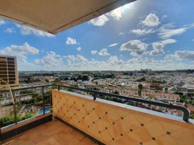 Casa en alquiler en Tomares
