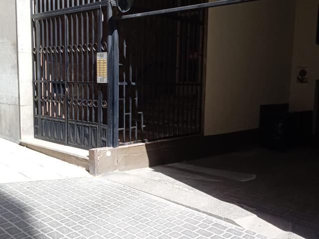 Garaje en venta en Madrid, Universidad