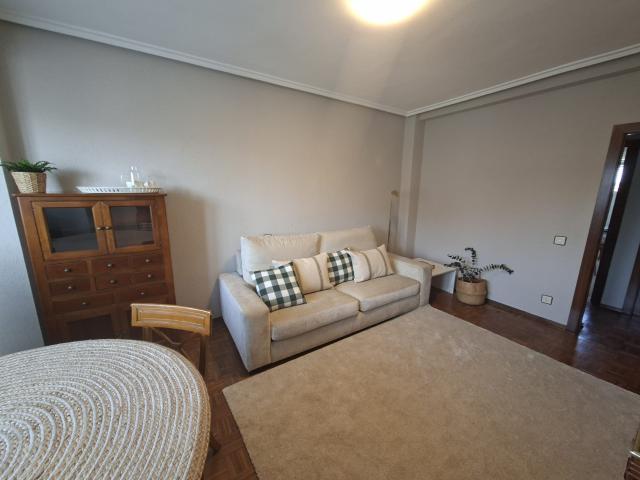 Apartamento en alquiler en Los Campos, Gijón