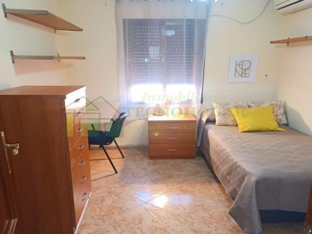 Piso en alquiler en Cerro-Amate, Sevilla