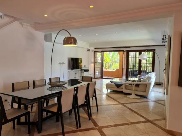 Casa en alquiler en Barriada Islas Canarias, Costa del Sol Occidental