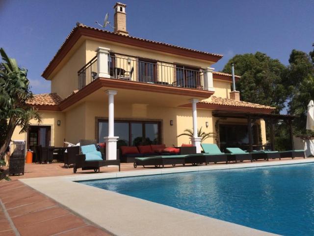 Chalet en alquiler en La Paloma de Manilva, Costa del Sol Occidental