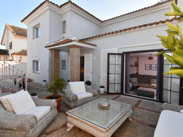 Chalet en alquiler en Rícmar, Costa del Sol Occidental