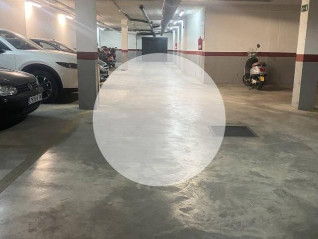 Garaje en alquiler en Cerro-Amate, Sevilla