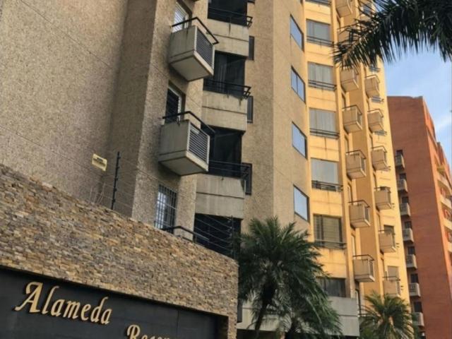 Apartamento en alquiler en El Retiro, Caracas