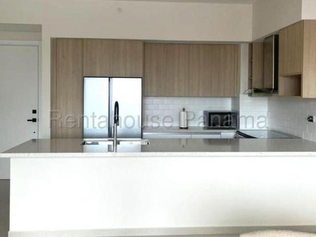 Alquilo Apartamento amoblado en Residencial Village Center en Santa Maria