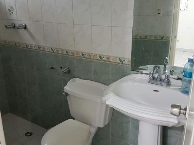 Alquilo casa ideal para vivienda o comercio