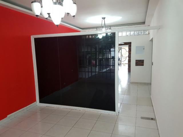 Alquilo casa ideal para vivienda o comercio