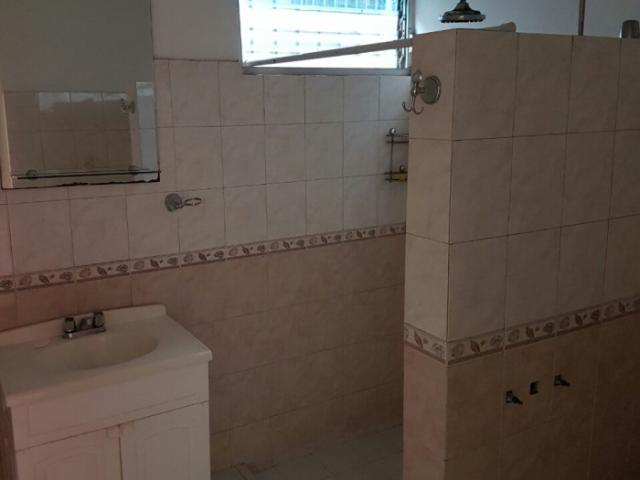 Alquilo casa ideal para vivienda o comercio