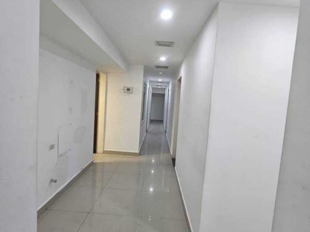 Edificio en alquiler en Leoncio Martínez, Miranda
