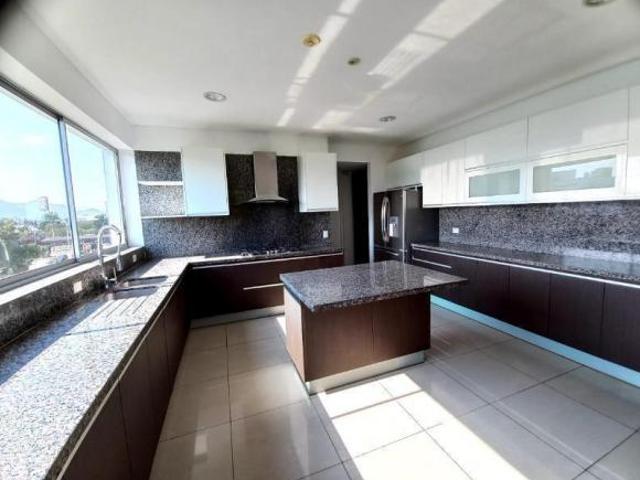 Departamento alquiler en Santiago De Surco, Lima Metropolitana