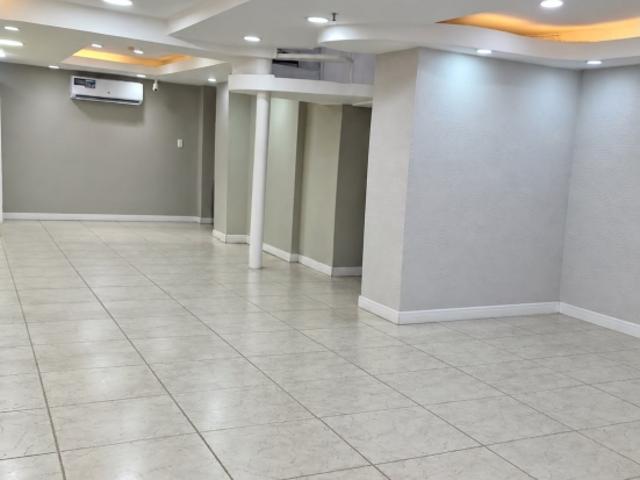 Local Comercial en alquiler en Sector: Prado del Este, Caracas