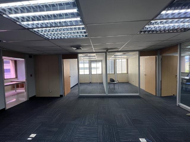 Oficina en alquiler en Lomas de Chuao, Caracas
