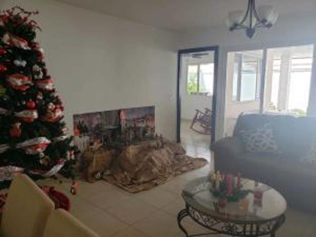 Alquilo residencia en villa tiber