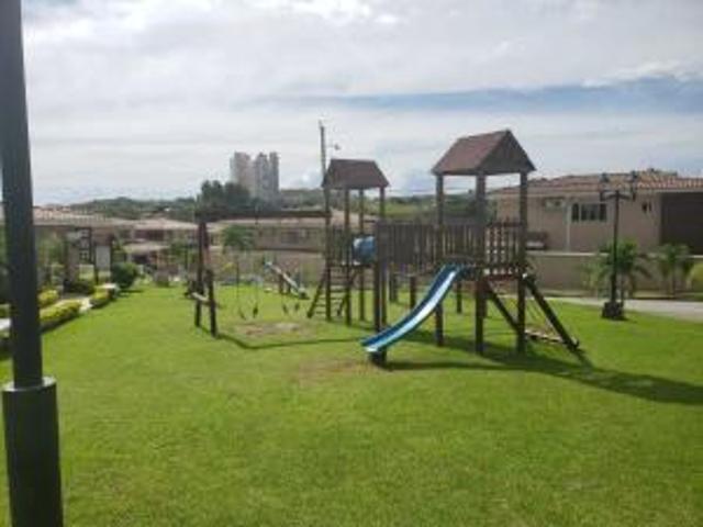 Alquilo residencia en villa tiber